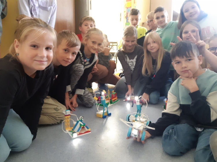 „Rozkręcamy się” w laboratorium przyszłości - Zespół Szkolno