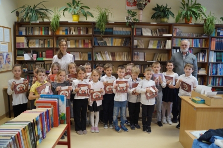 Sprawozdanie z pasowania uczniów klas I na czytelników biblioteki szkolnej